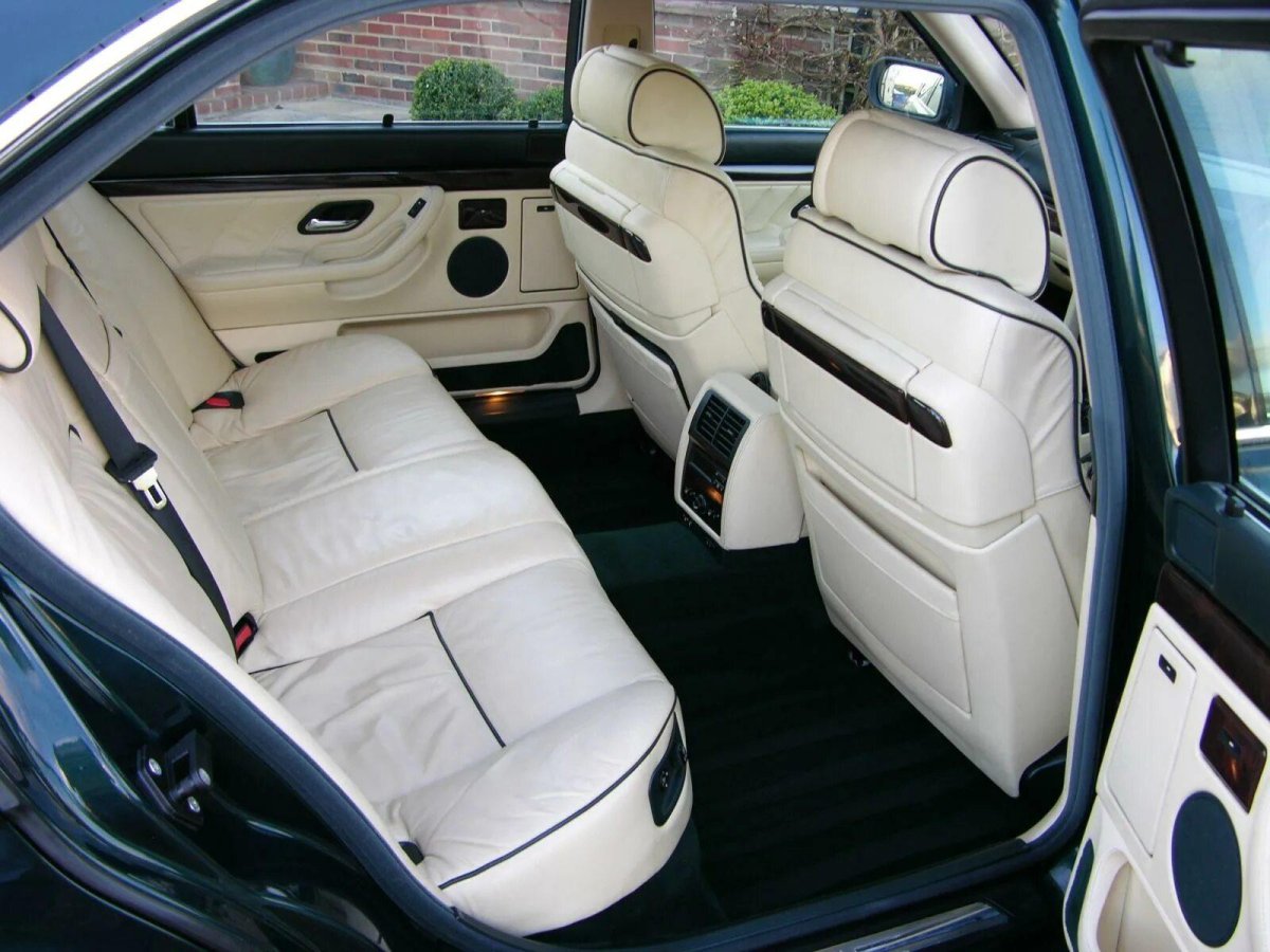 БМВ е38 белый салон