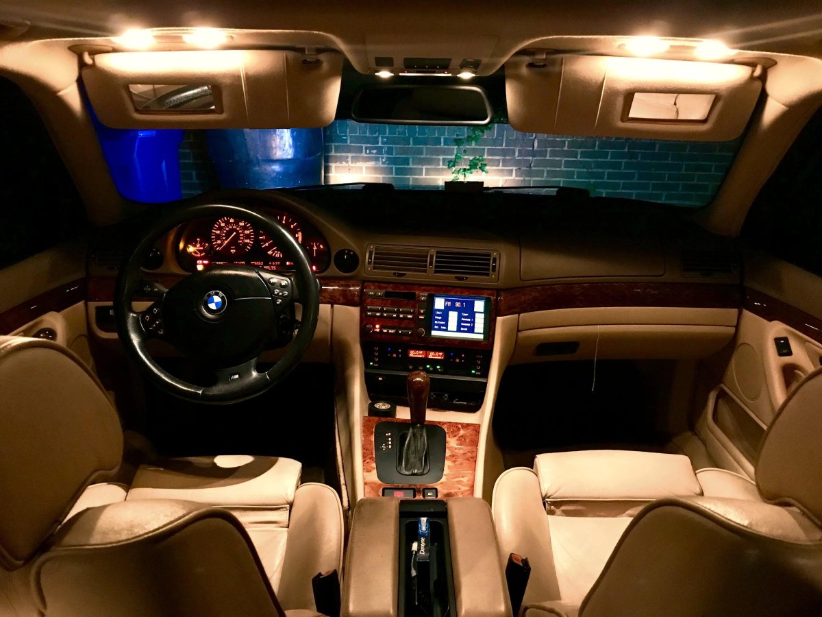 BMW e38 Interior