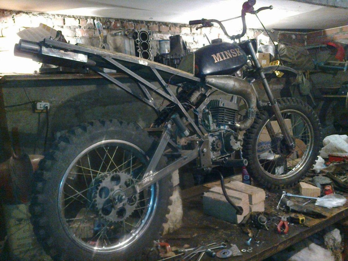 Задний маятник мотоцикла Урал