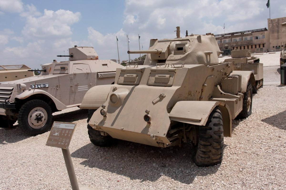 Бронеавтомобиль Панар АМЛ-90