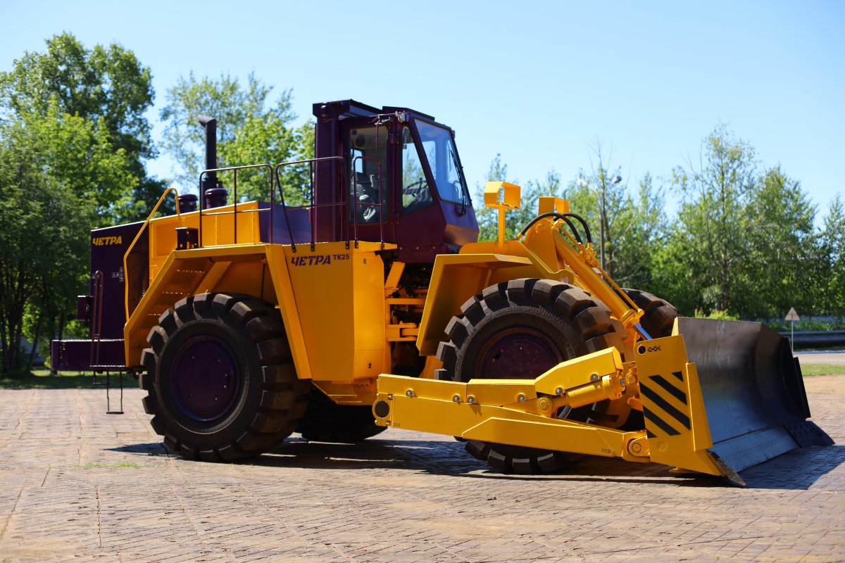Колесный бульдозер ЧЕТРА ТК-25