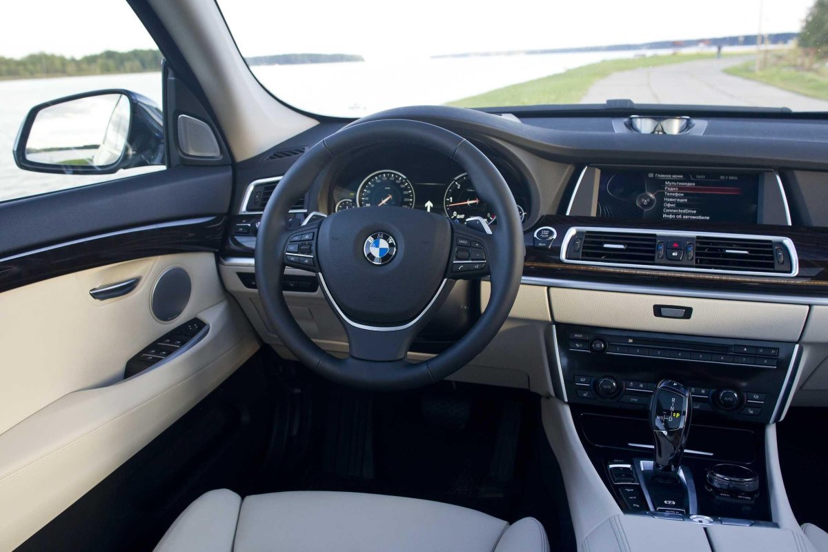 BMW 5 2014 салон