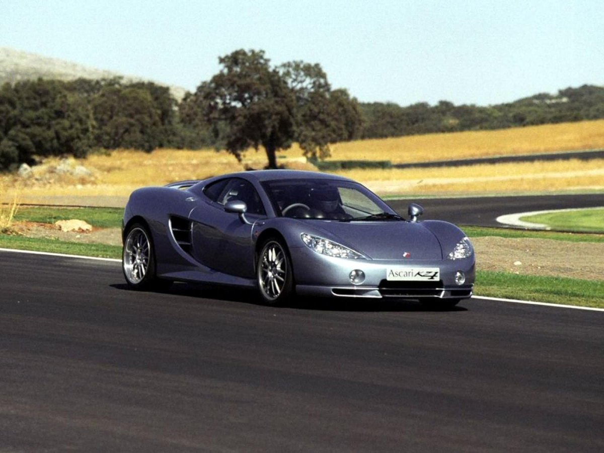 Спорткар 2005 года