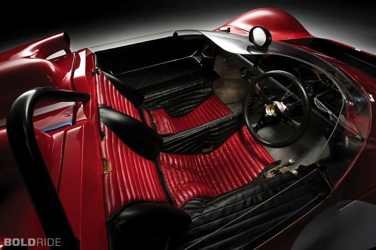 Ferrari 330 p3 салон