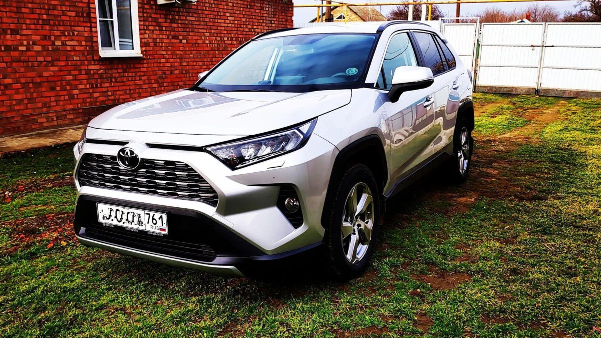 Toyota rav4 серебристый