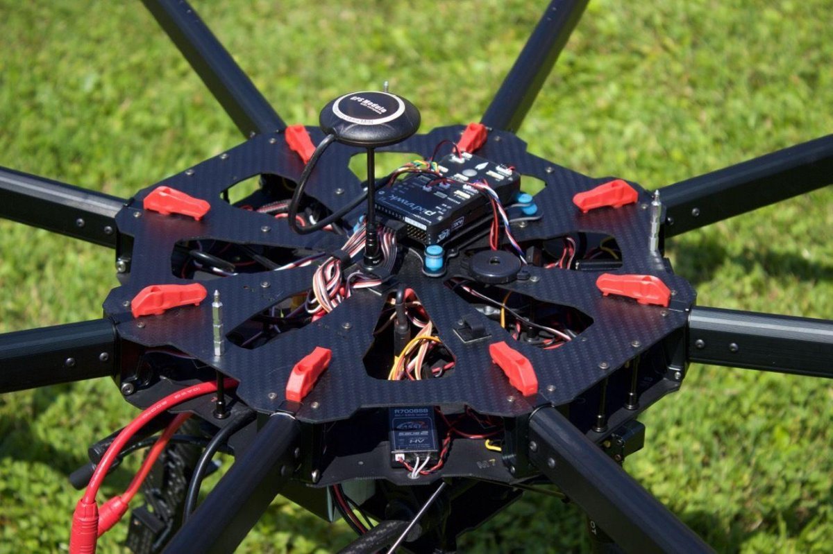 Октокоптер r18