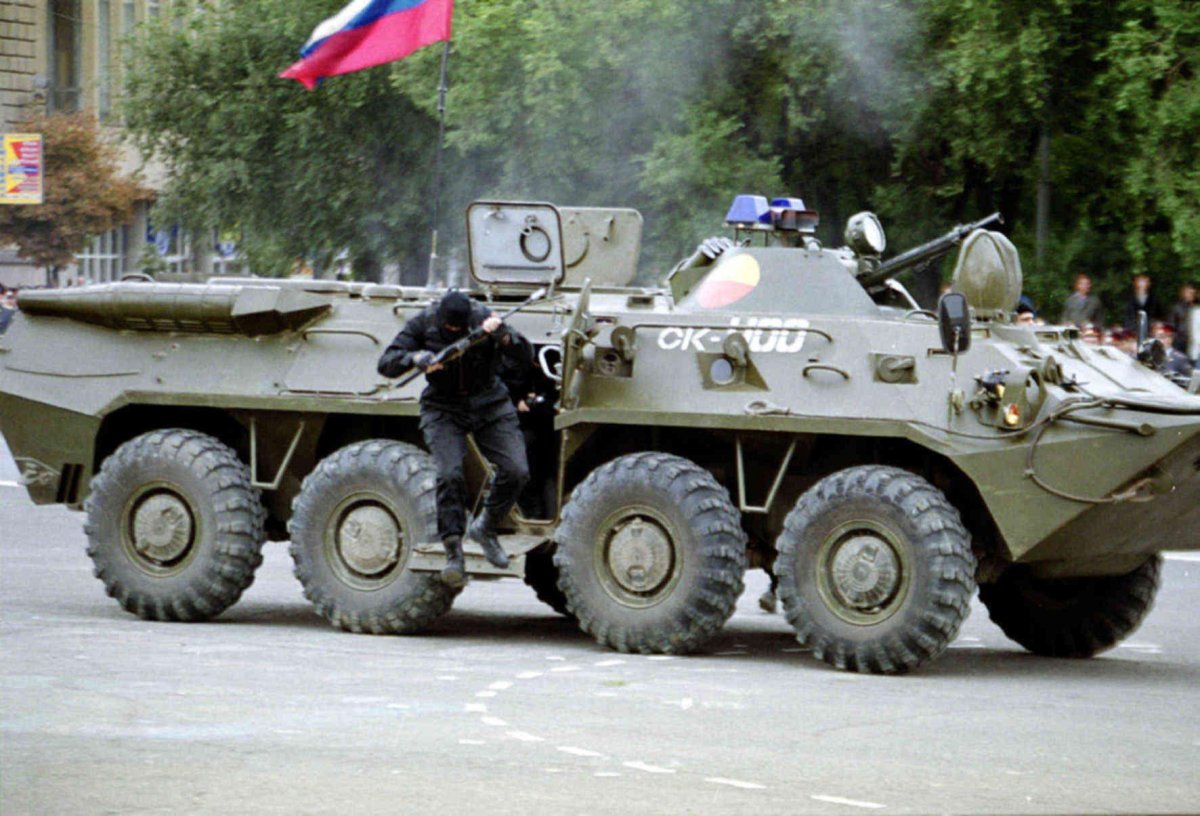 БТР 80 полиция