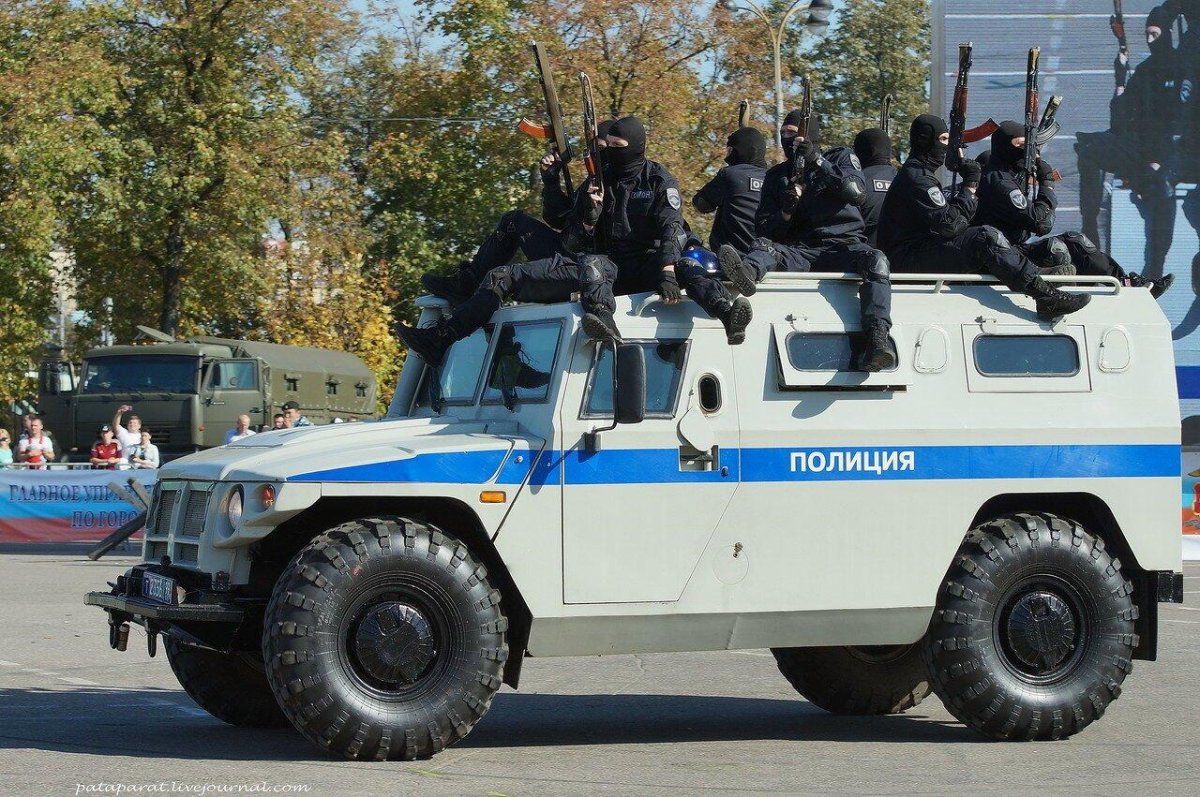 ГАЗ - 233036 тигр ОМОН