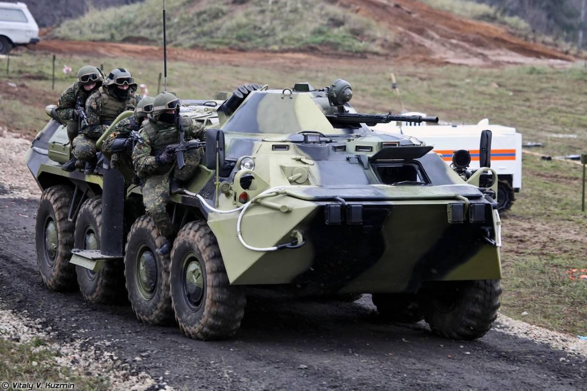 Машина БТР 80