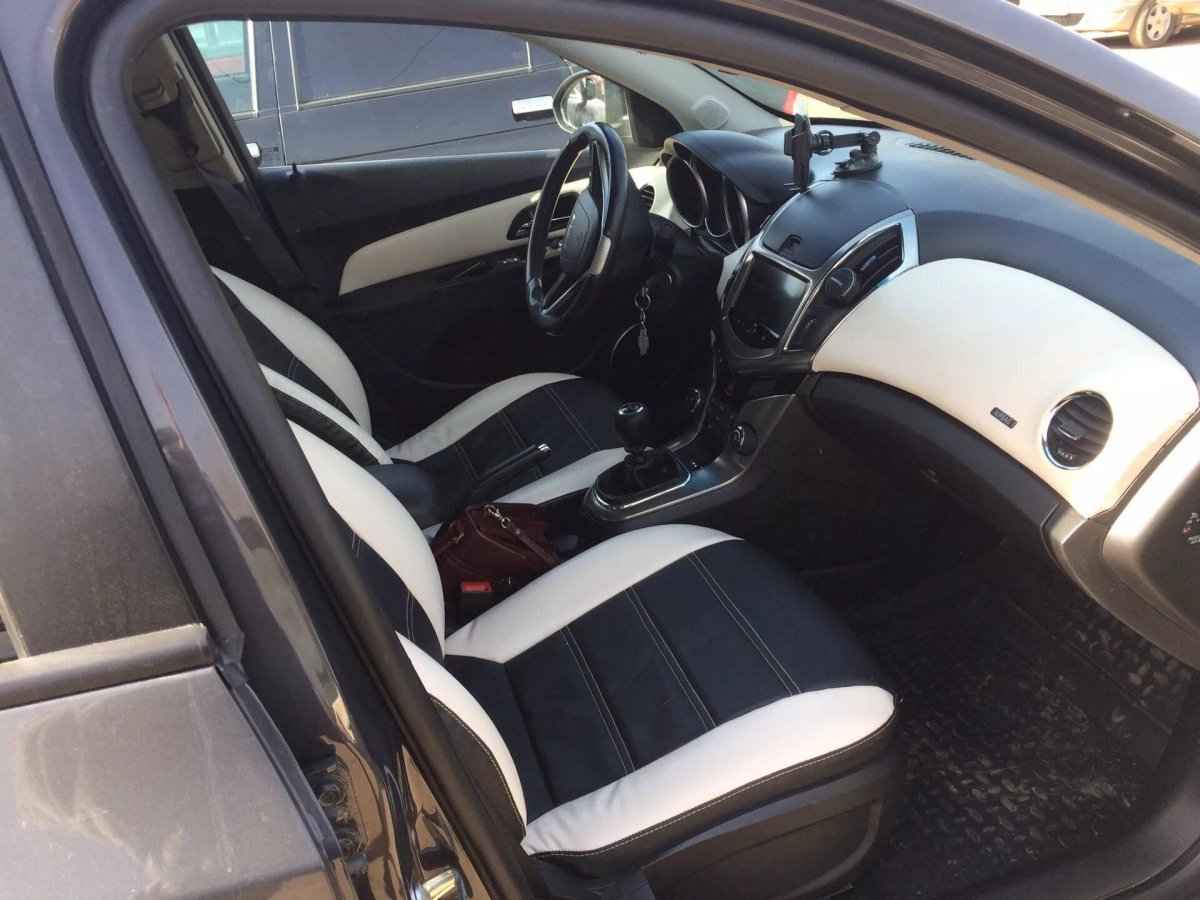 Чехлы на Шевроле Круз седан 2011