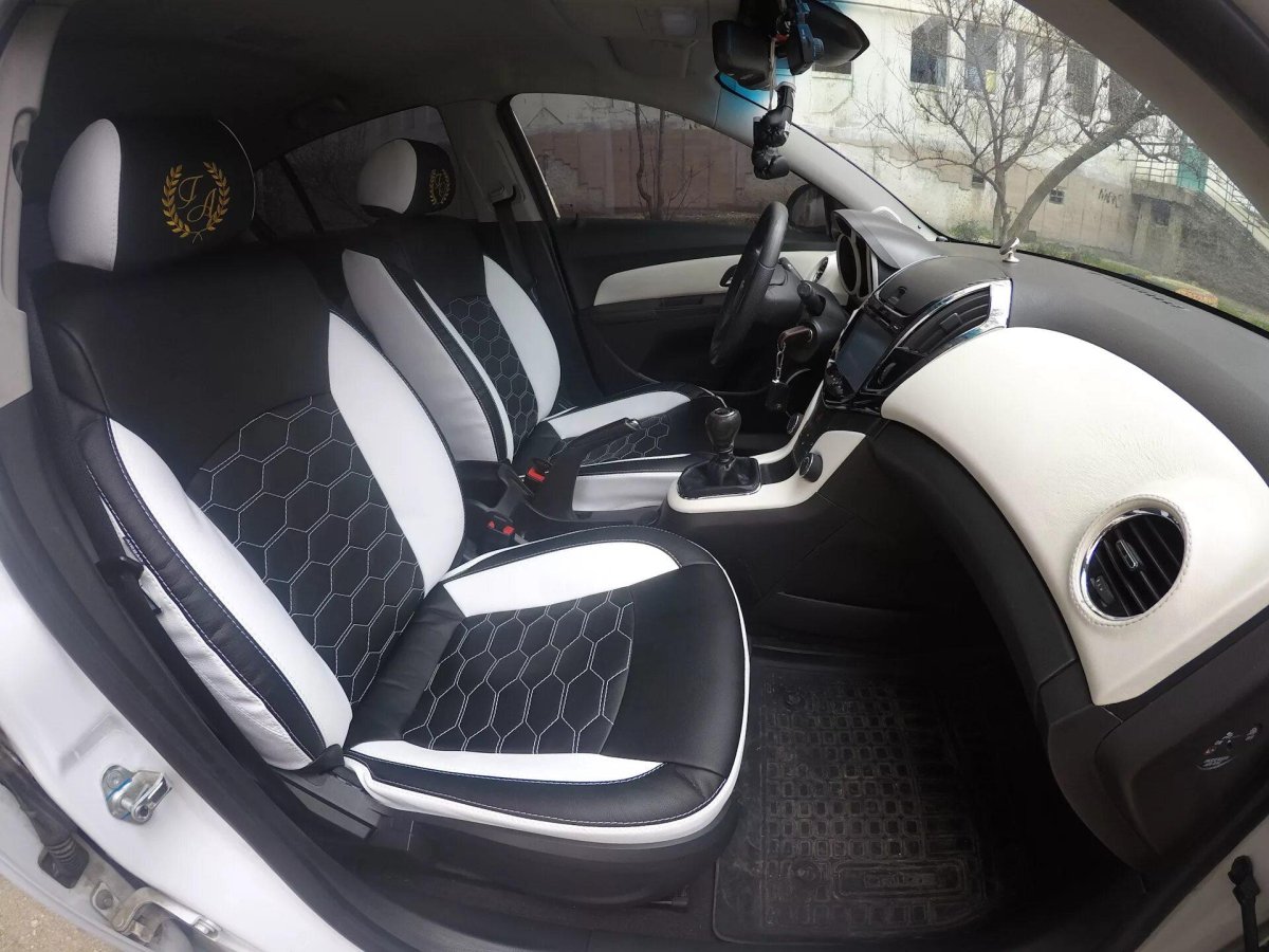 Чехлы на Шевроле Круз седан 2012