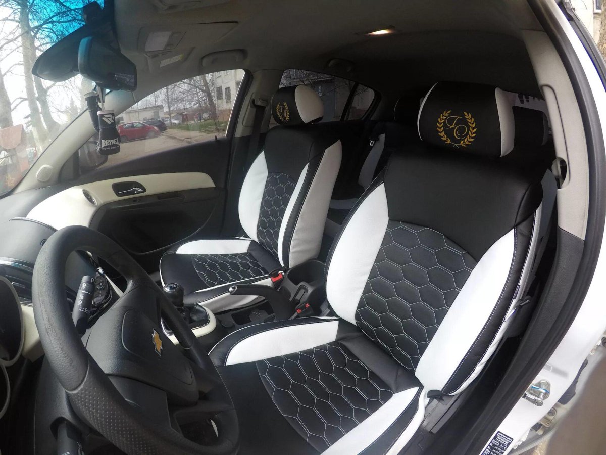 Чехлы на Шевроле Круз хэтчбек