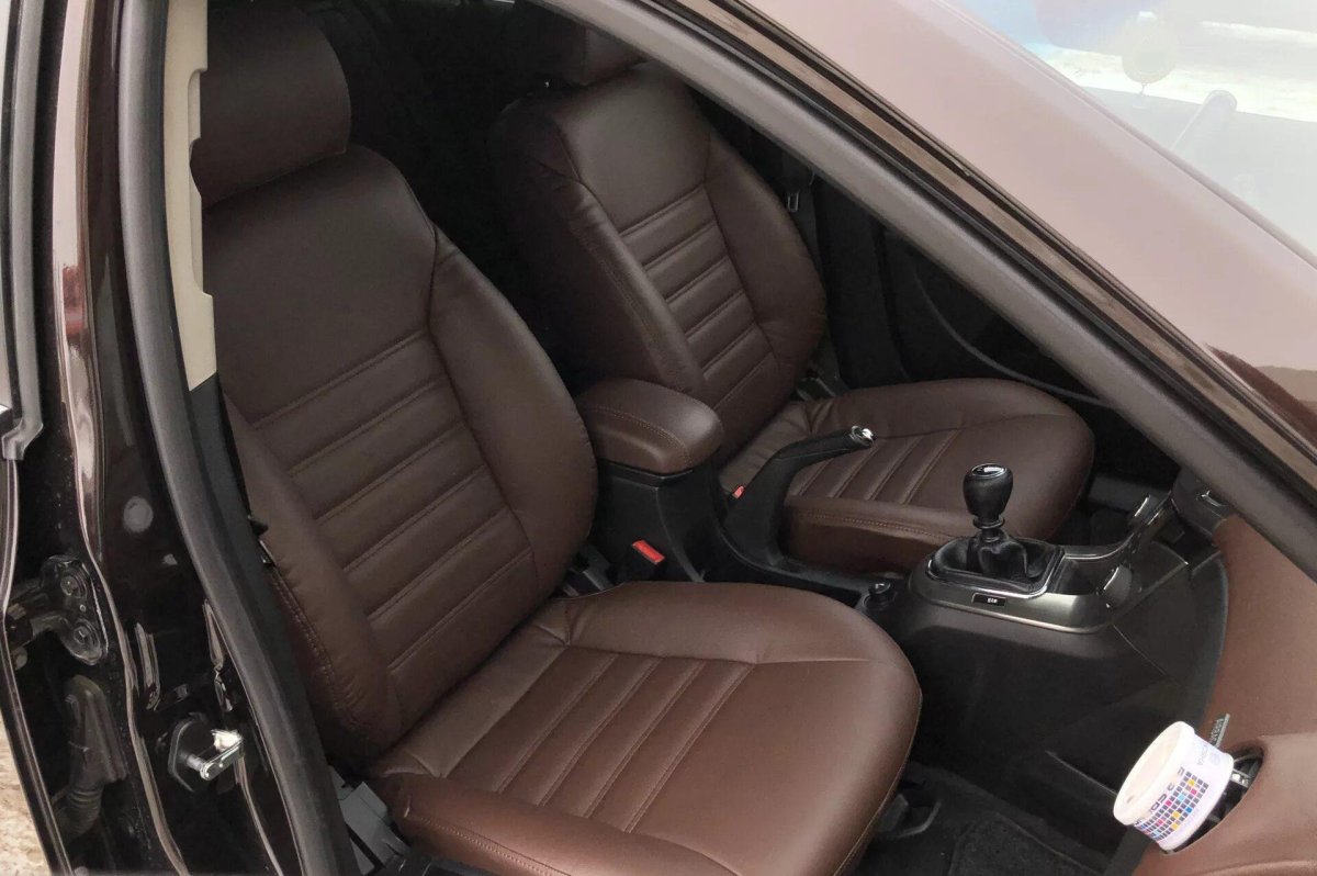 Коричневые чехлы на Шевроле Круз