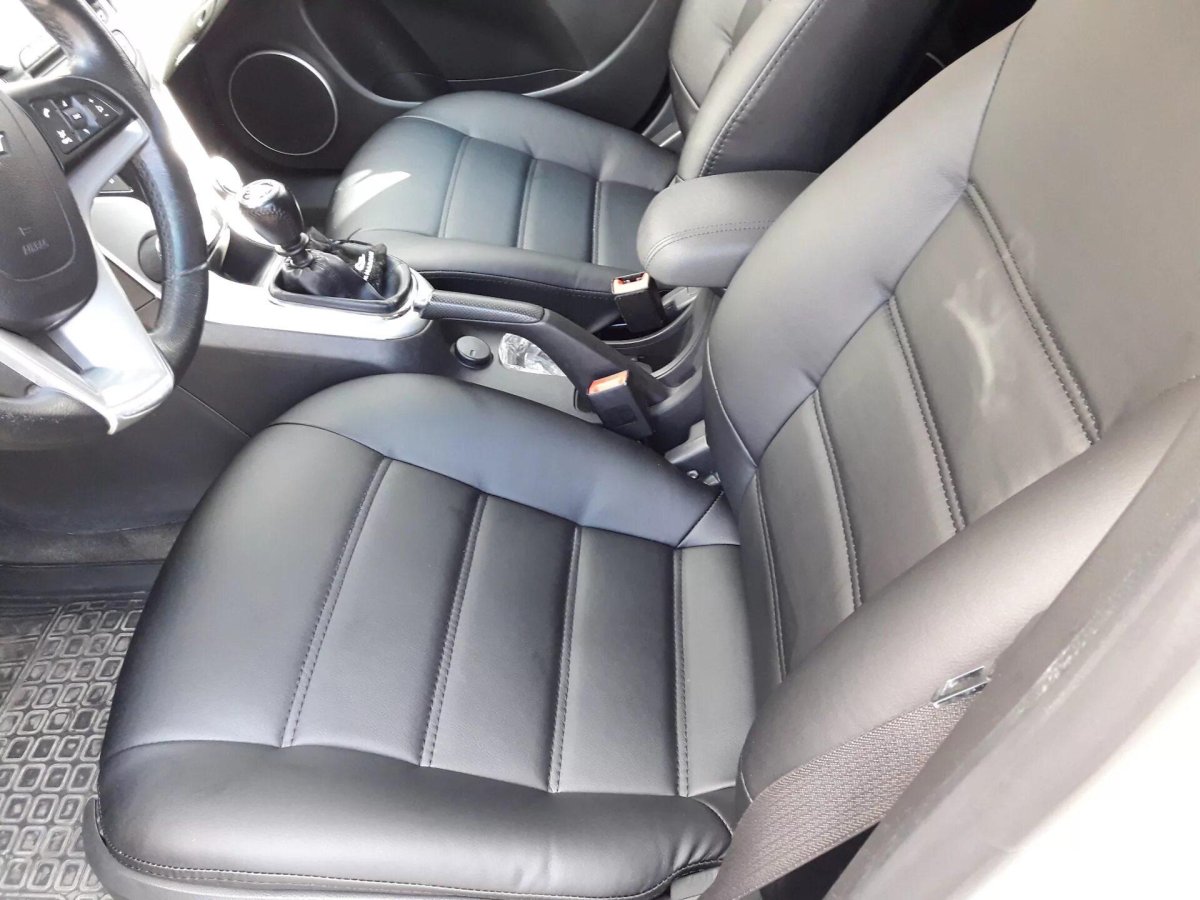 Чехлы на Шевроле Круз