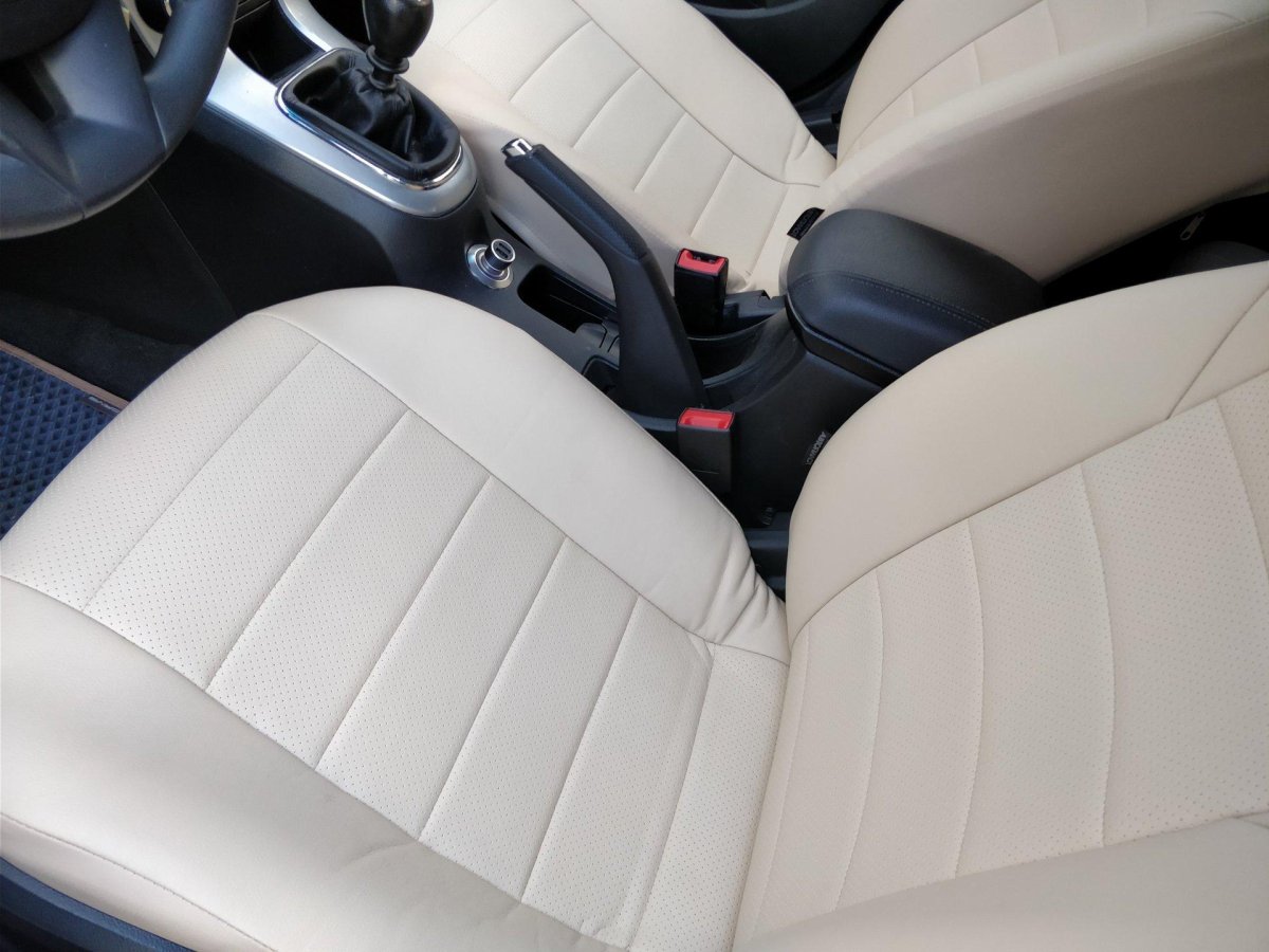 Чехлы на Шевроле Круз седан