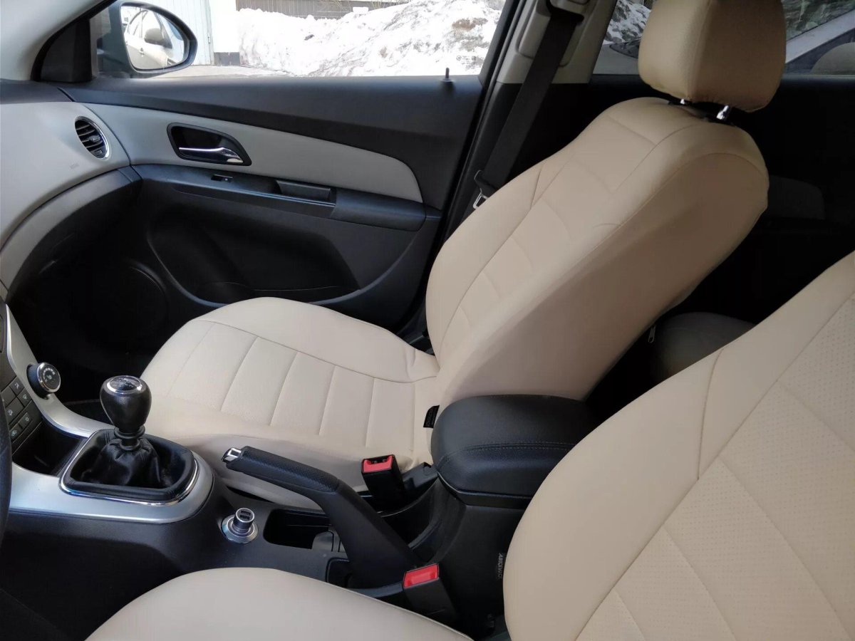 Чехлы на Шевроле Круз седан