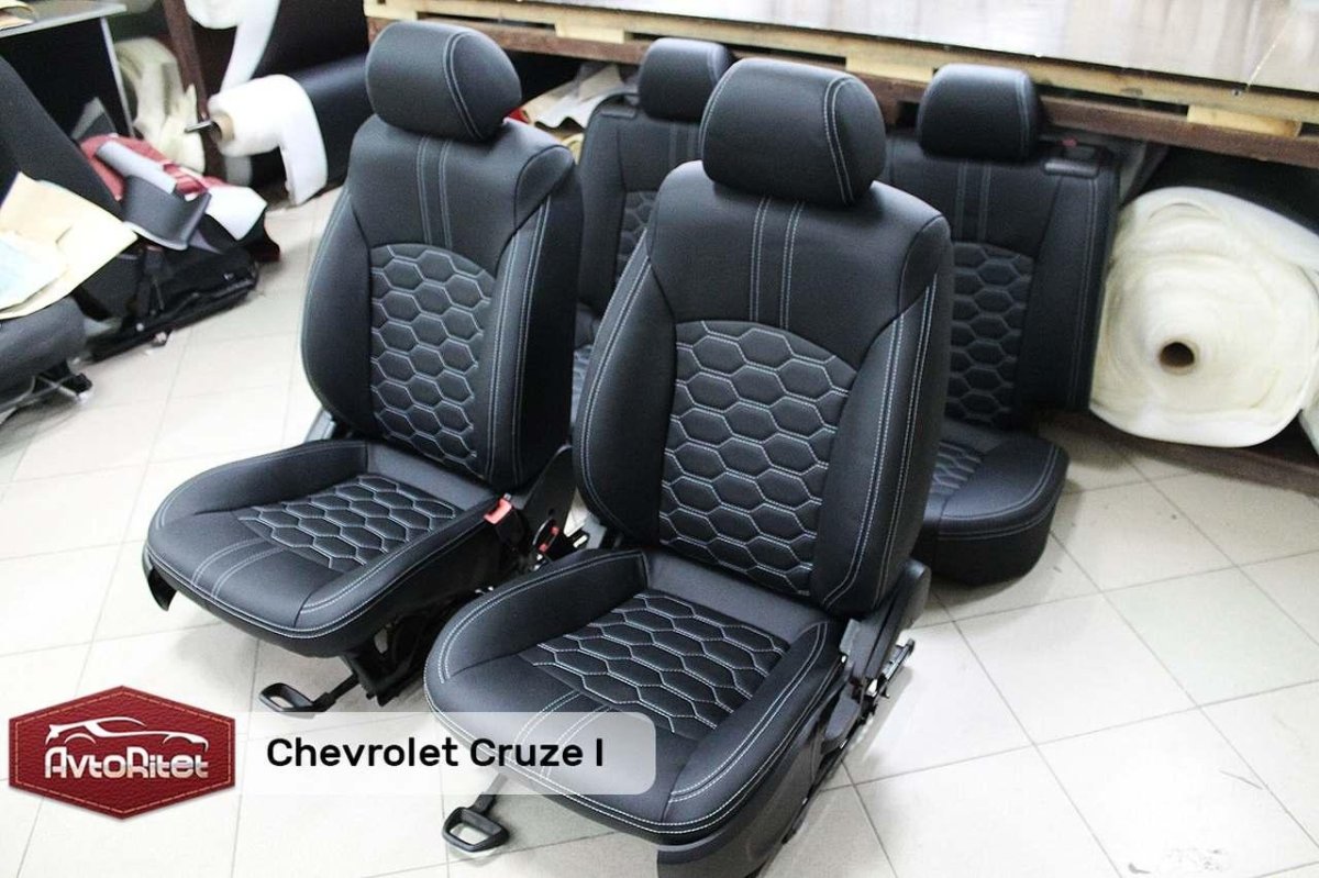 Каркасные чехлы Шевроле Круз соты