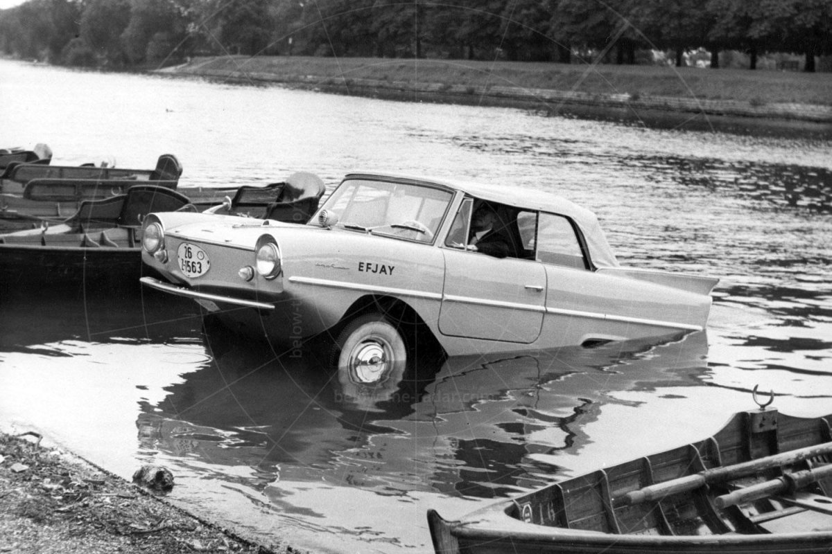 Автомобиль-амфибия Amphicar