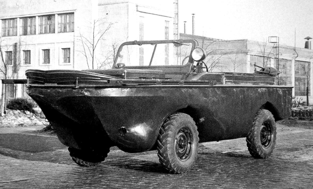 ГАЗ 46 мав амфибия