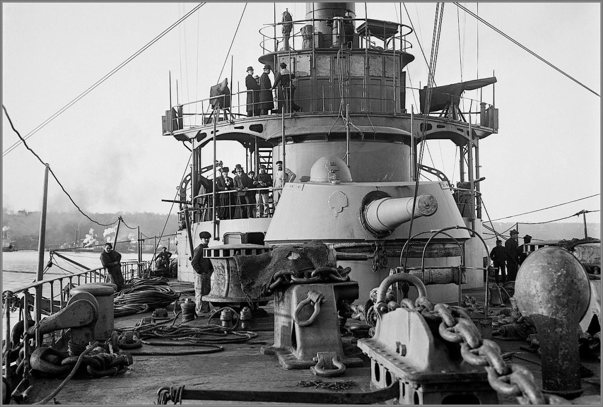 Французский крейсер amiral Aube