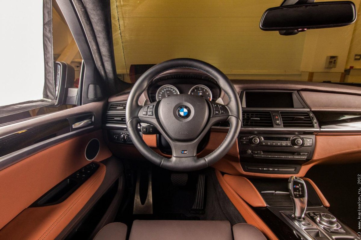 BMW x6 салон