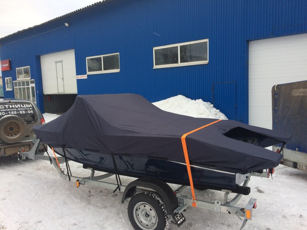 Стояночный тент на Виндбот 46 DCX