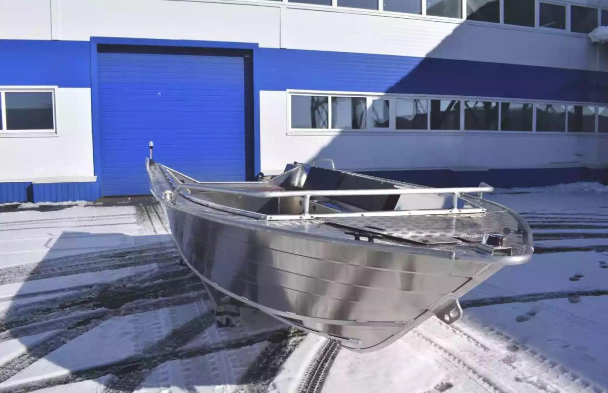 Лодка Неман 400