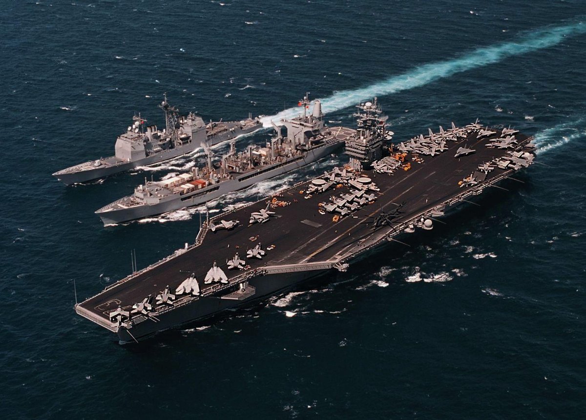 Авианосец USS George Washington