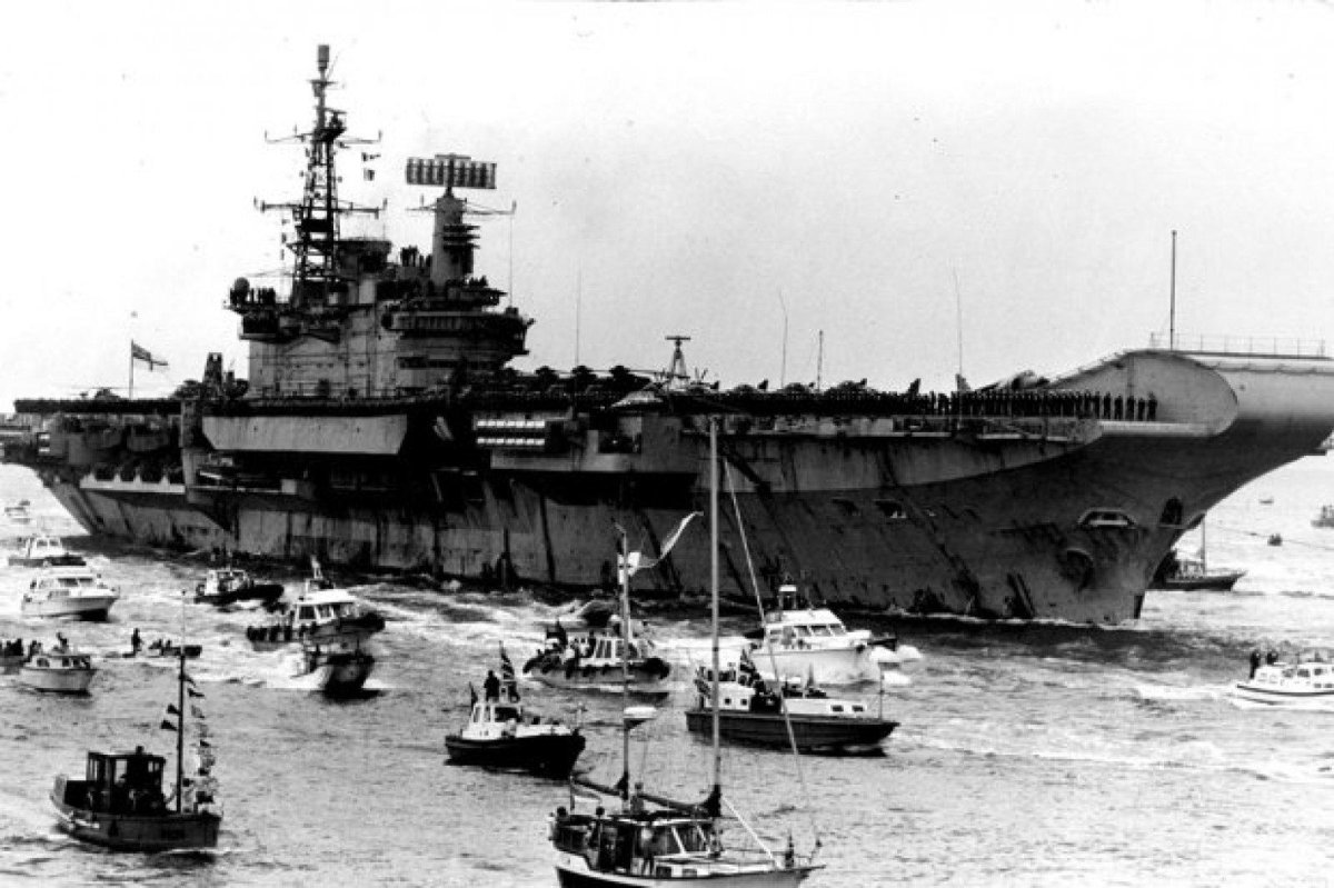 Плавучее казино из авианосца