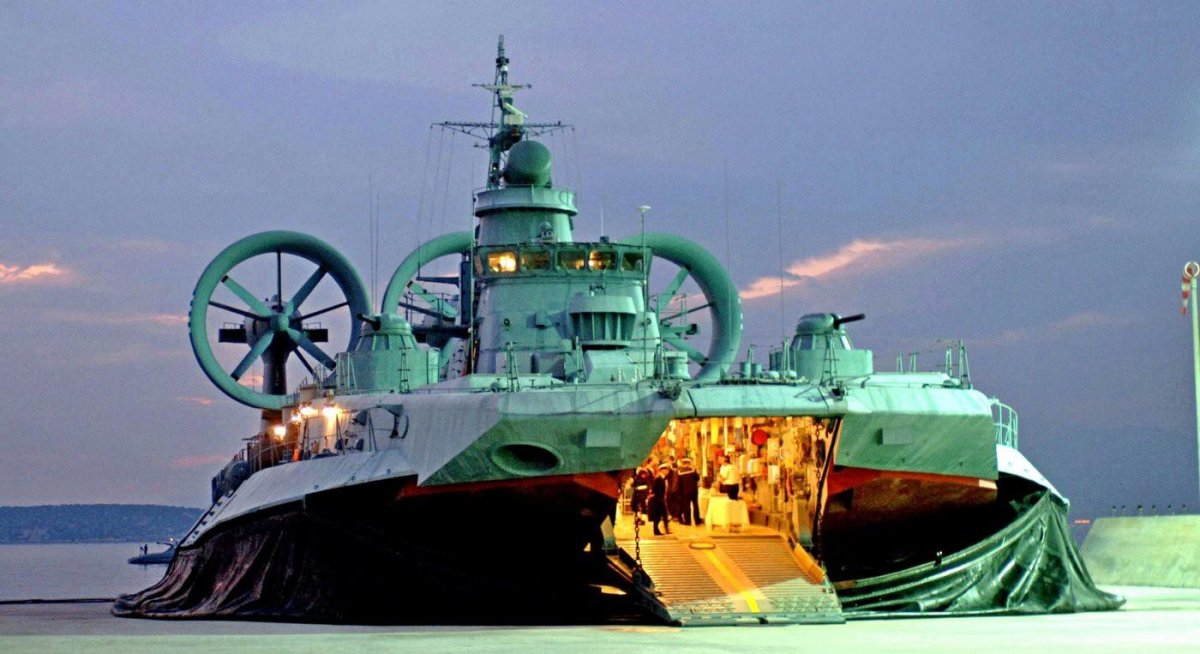 Малый десантный корабль Евгений Кочешков