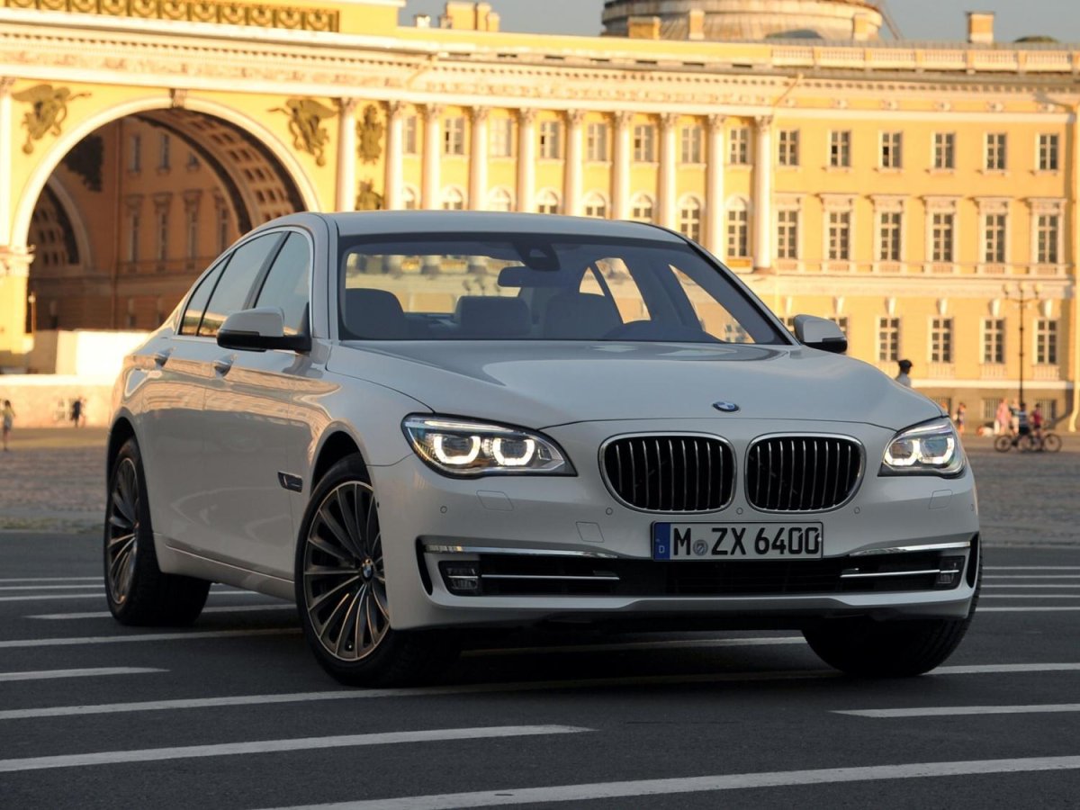 BMW 750i f01