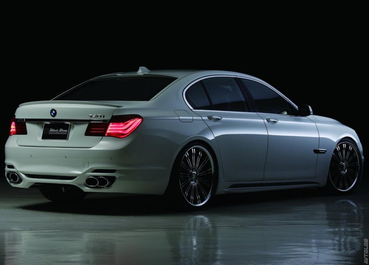 Wald BMW 7-Series f01 Black Bison