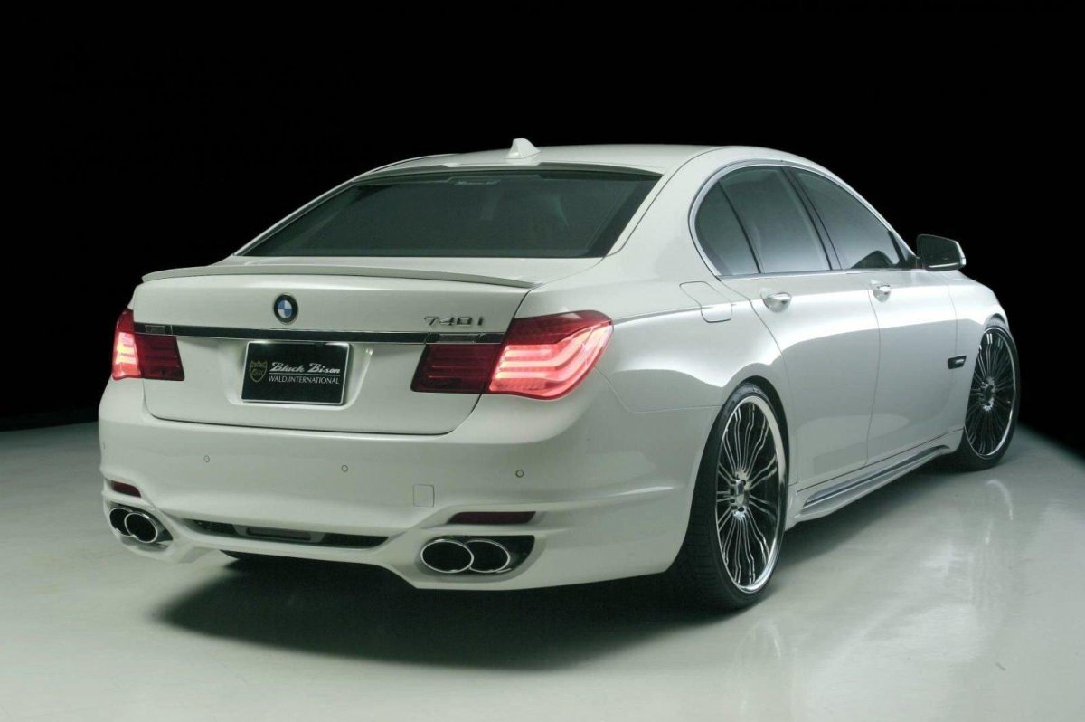 Wald BMW 7-Series f01 Black Bison