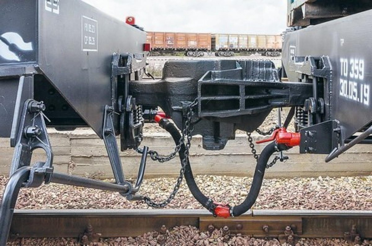 Автосцепка ЖД вагонов