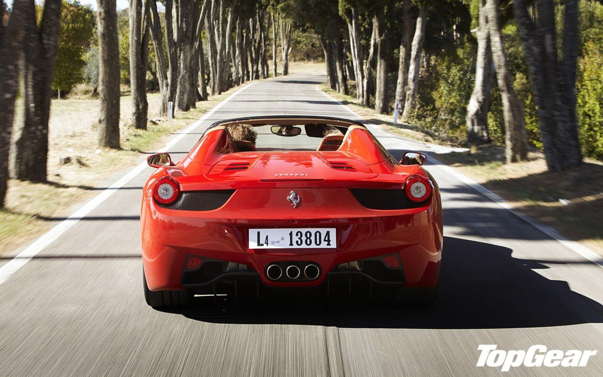 Ferrari 458 Italia сзади