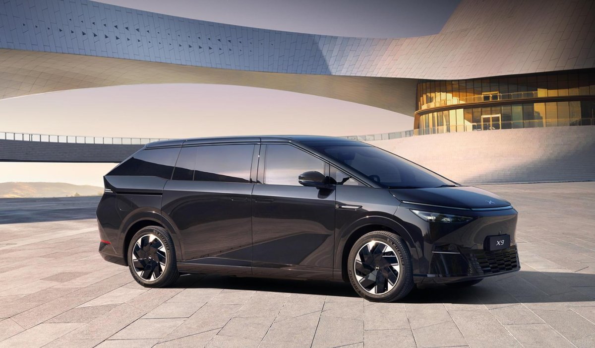 Xpeng MPV