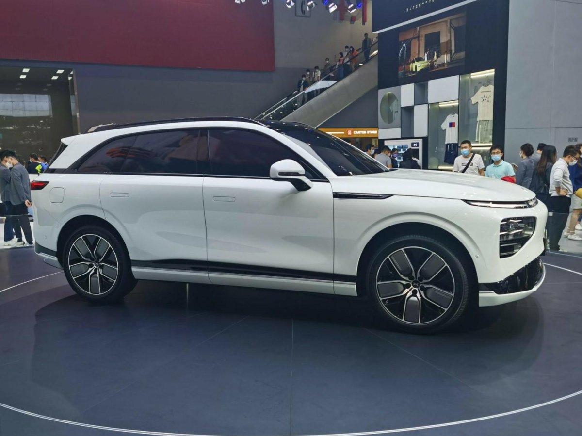 Xpeng g9 кроссовер
