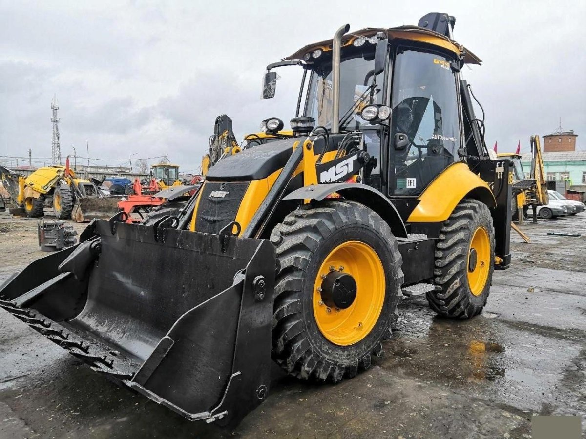 Экскаватор-погрузчик MST m644 Plus