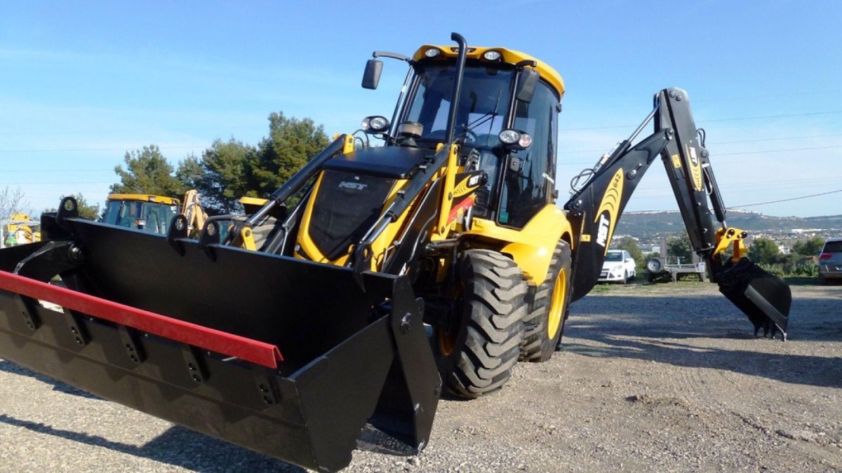 Погрузчик экскаватор MST 544 S