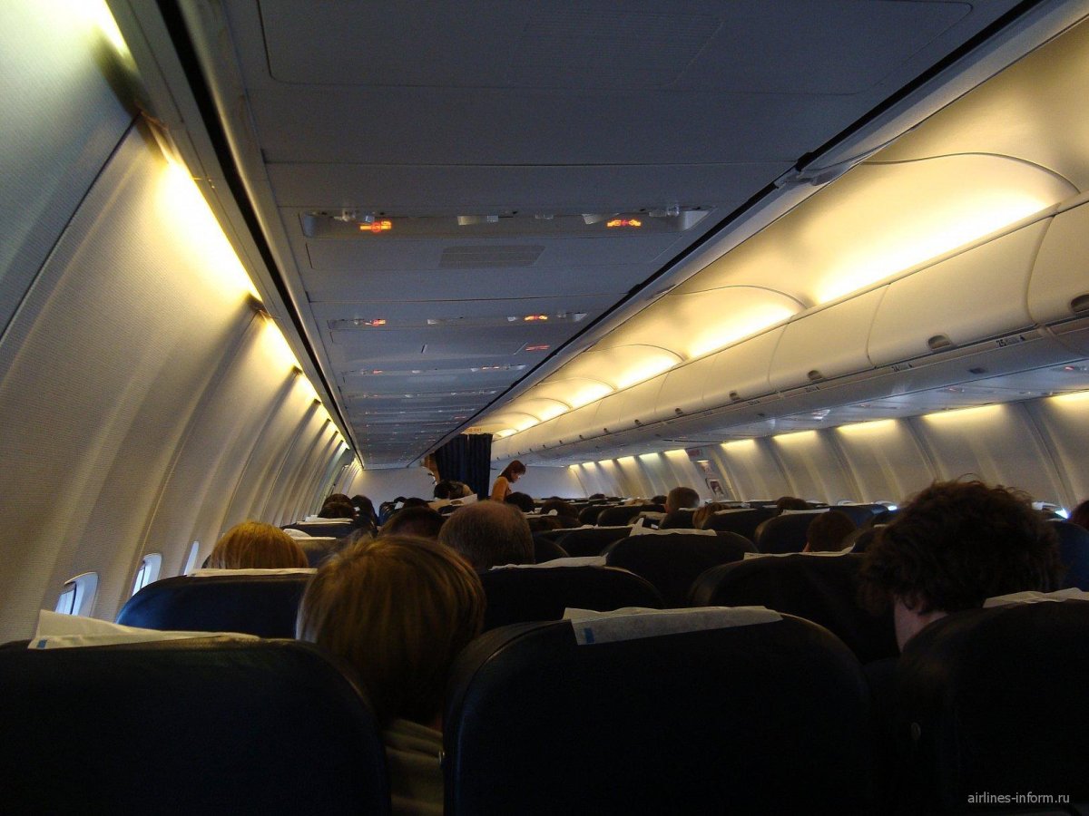 Салон самолёта Боинг 737-800