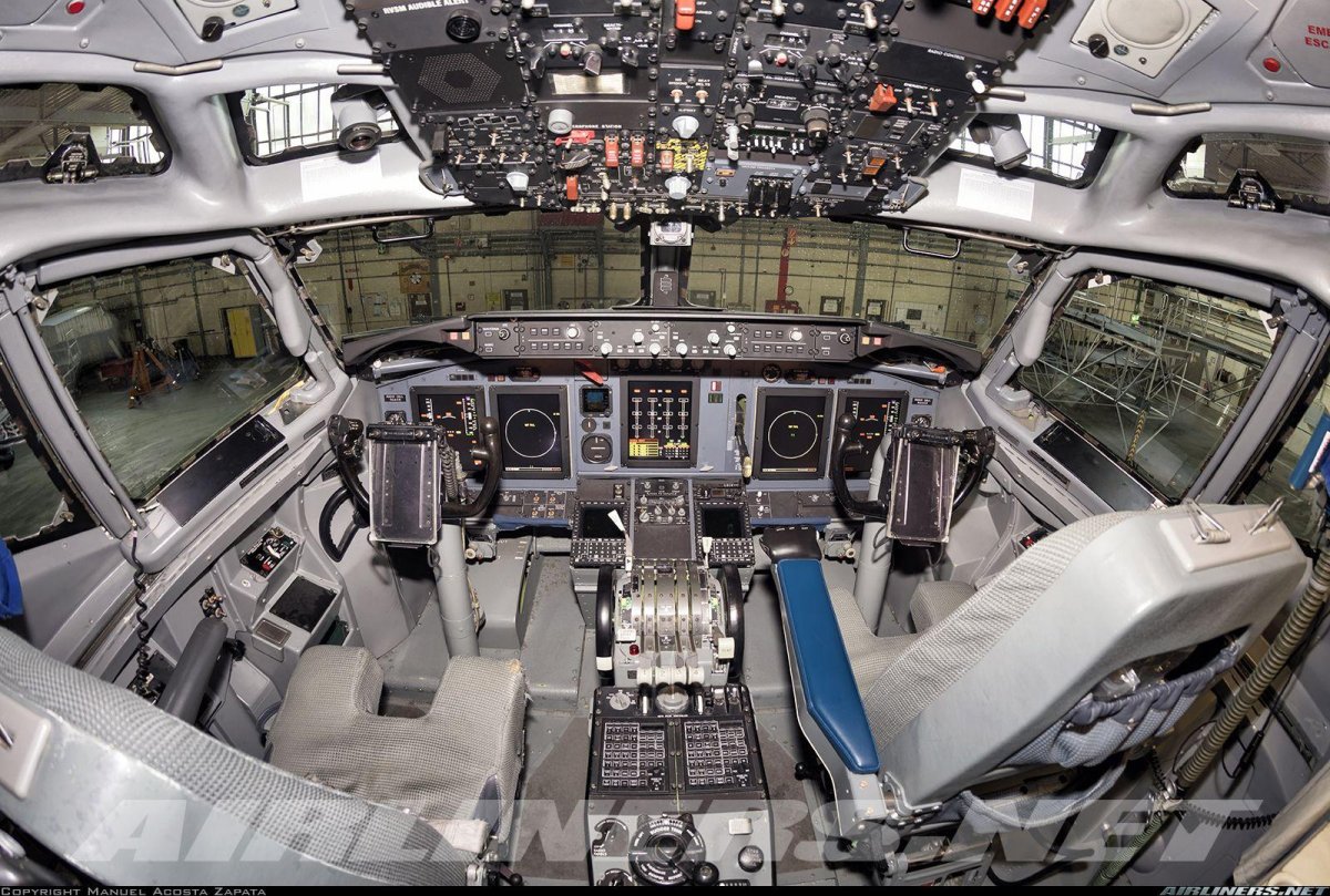 Boeing e-3a Sentry кабина