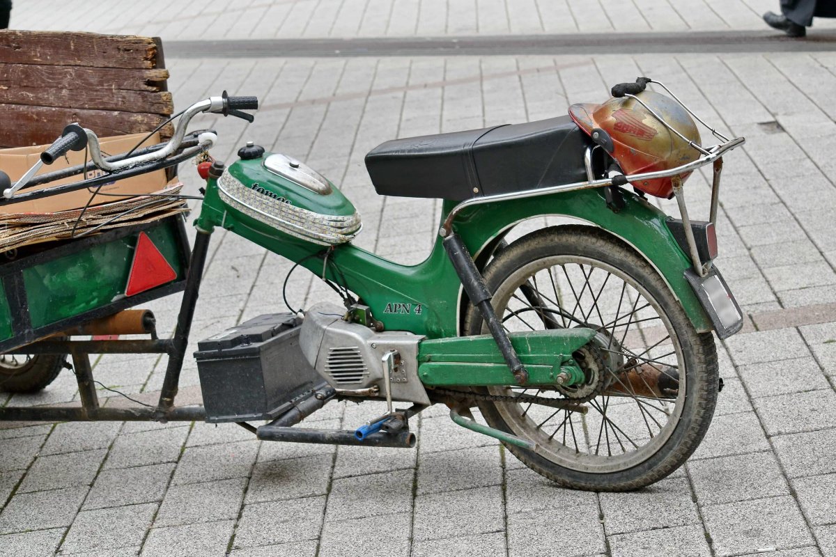 Мопед старый