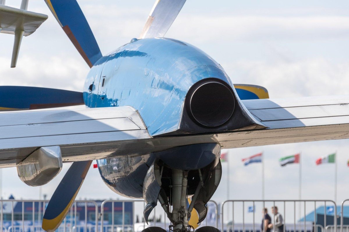 Мотогондола ил-114