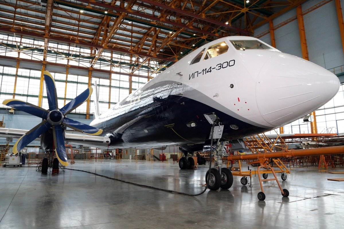 Ил-114 300 пассажирский самолёт