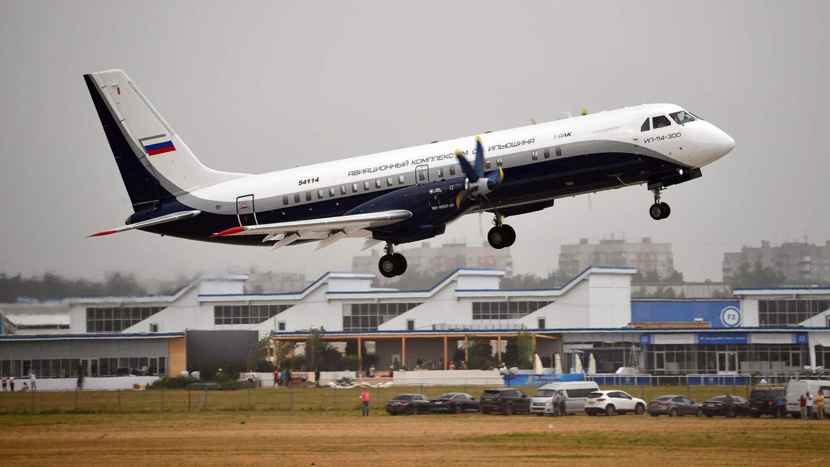 Самолет ил-114-300