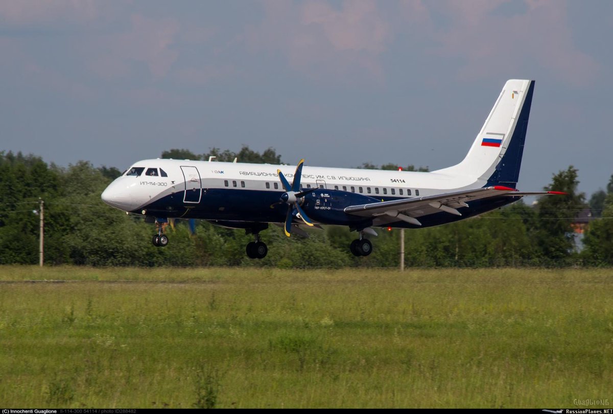 Ил-114 300 пассажирский самолёт