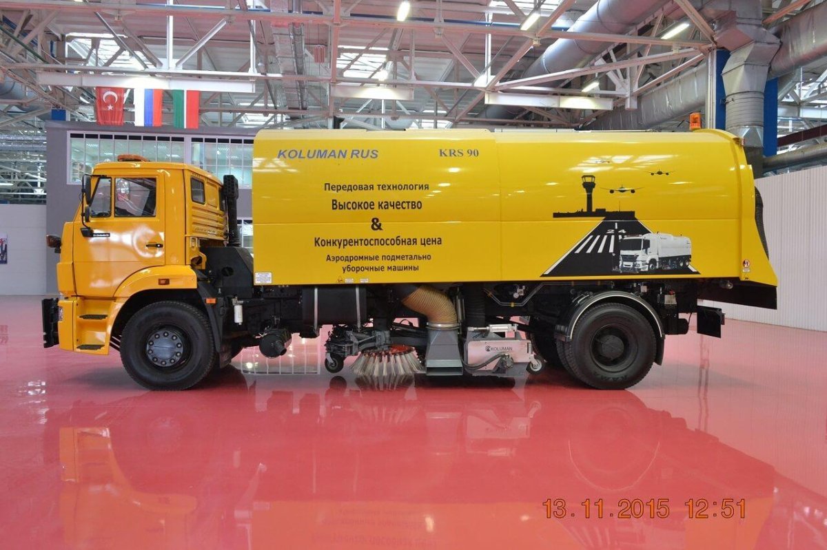 Вакуумная подметально-уборочная машина