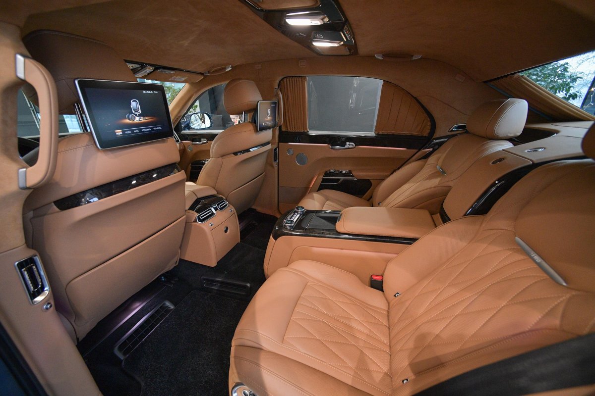 Аурус Сенат салон 2022