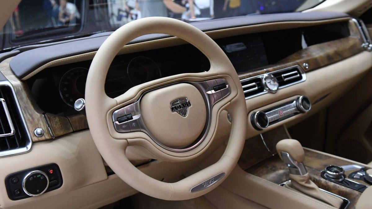 Седан Aurus Senat