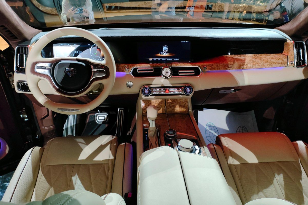 Внедорожник Aurus Komendant 2022